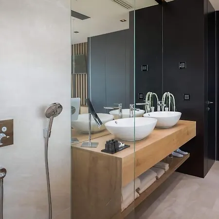 Villa Exclusive Calma I & Ii - Two Heated Pool&spa Starigrad Paklenica