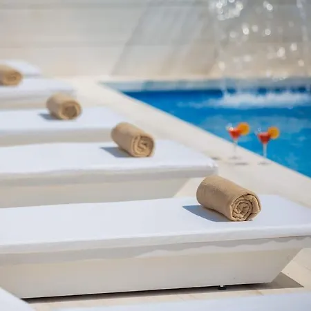 Villa Exclusive Calma I & Ii - Two Heated Pool&spa Starigrad Paklenica