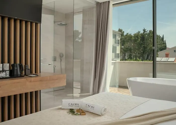 Villa Exclusive Calma I & Ii - Two Heated Pool&spa Starigrad Paklenica