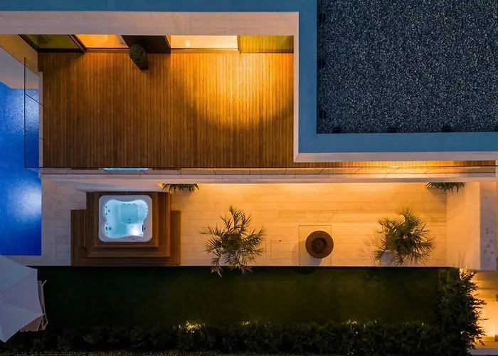 Villa Exclusive Calma I & Ii - Two Heated Pool&spa Starigrad Paklenica