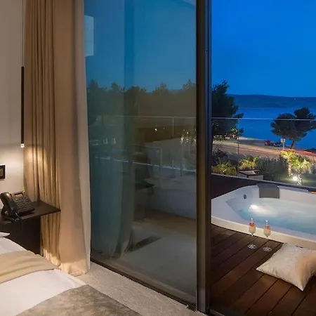 Villa Exclusive Calma I & Ii - Two Heated Pool&spa Starigrad Paklenica