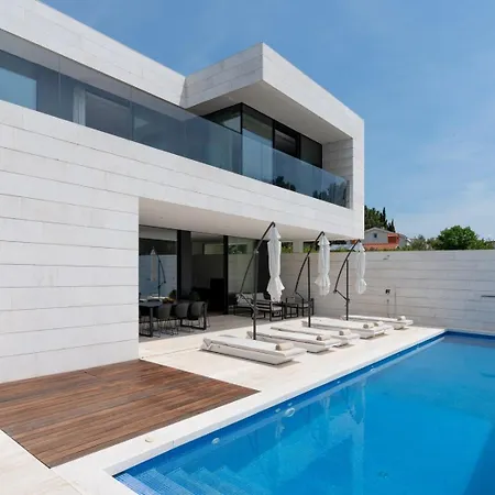 Exclusive Calma I & Ii - Two Heated Pool&spa Villa Starigrad Paklenica